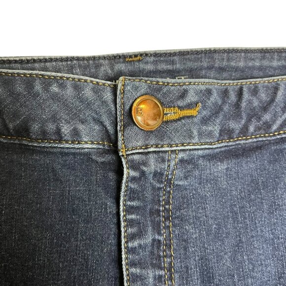 Lane Bryant Women's 26 Short Classic Skinny Jeans Medium Wash Blue Denim Stretch - Picture 4 of 5